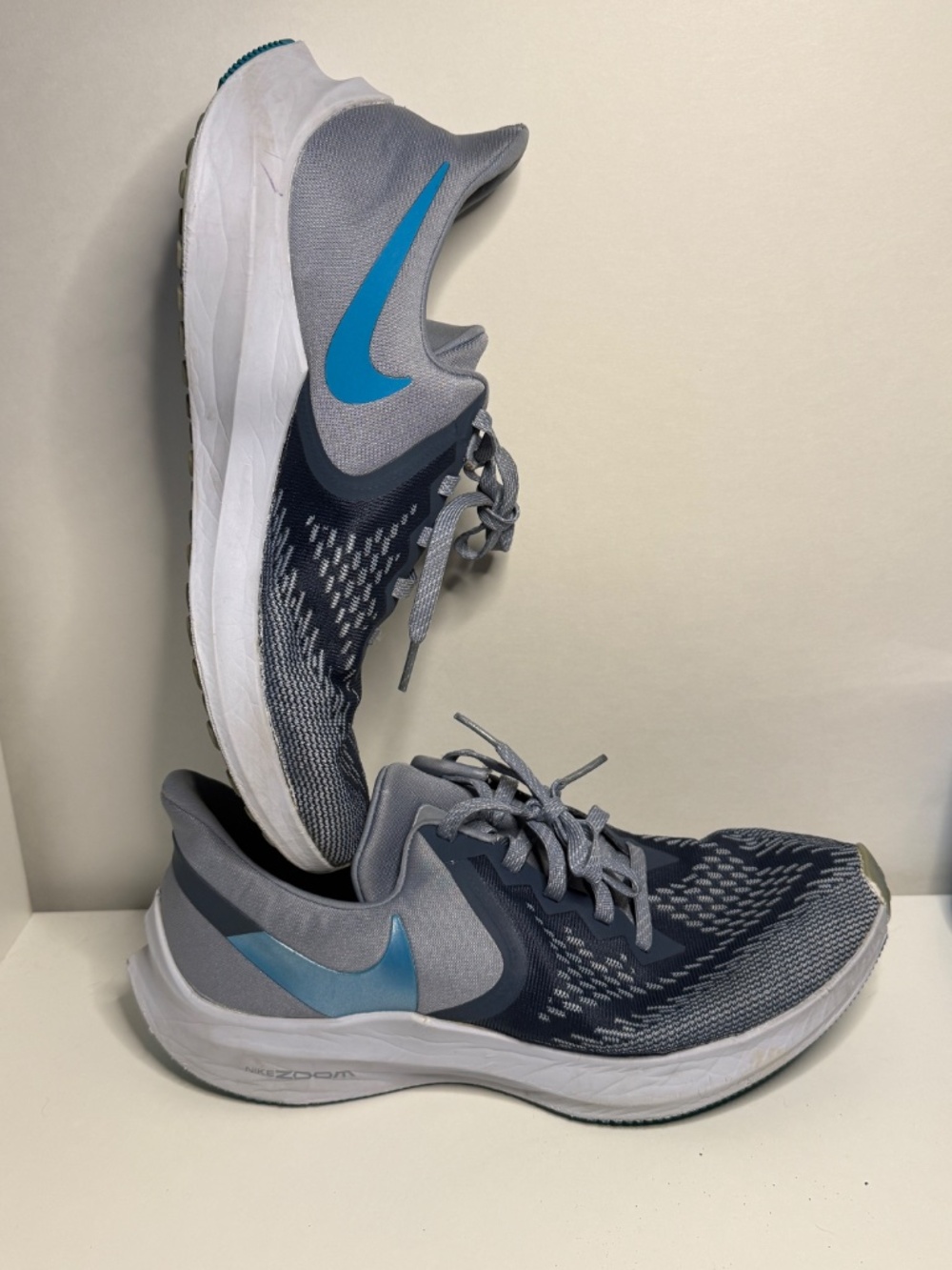 Nike Zoom Winflo 6 running sneakers in Obsidian / Mist Blue Lagoon